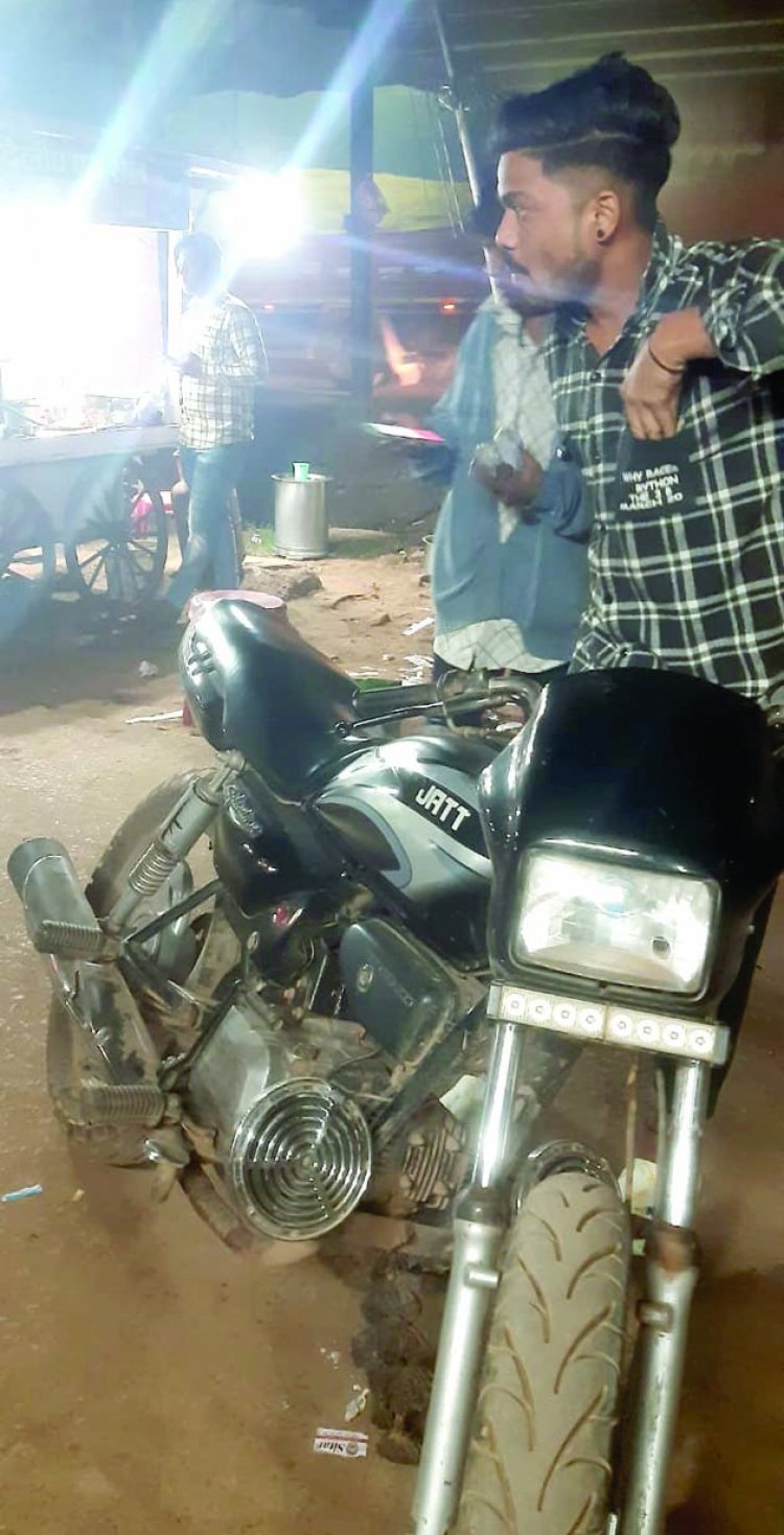 दुर्ग-भिलाई में बेखौफ सरपट दौड़ रहे बिना नंबर प्लेट वाली बाइकें व कान फोड़ू बुलेट