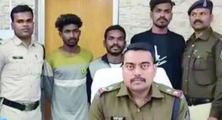 पर्यटकों से लूटपाट करने वाले नाबालिग सहित चार गिरफ्तार