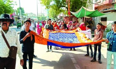 हजरत हसन शहीद का उर्स आज से,चादर शरीफ का जुलूस निकाला