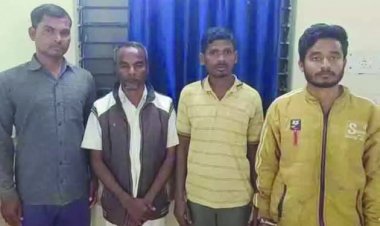नक्सलियों के 4 सहयोगी गिरफ्तार