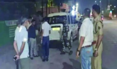 आंखों में मिर्च पाउडर डालकर 85 हजार की लूट