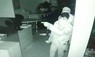 होंडा शो रूम में 4 लाख की चोरी