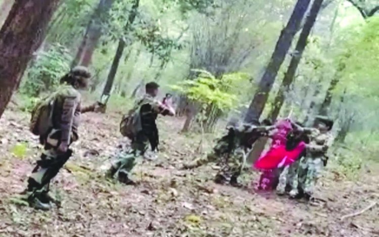 बीएसएफ ने नक्सली स्मारक को किया ध्वस्त