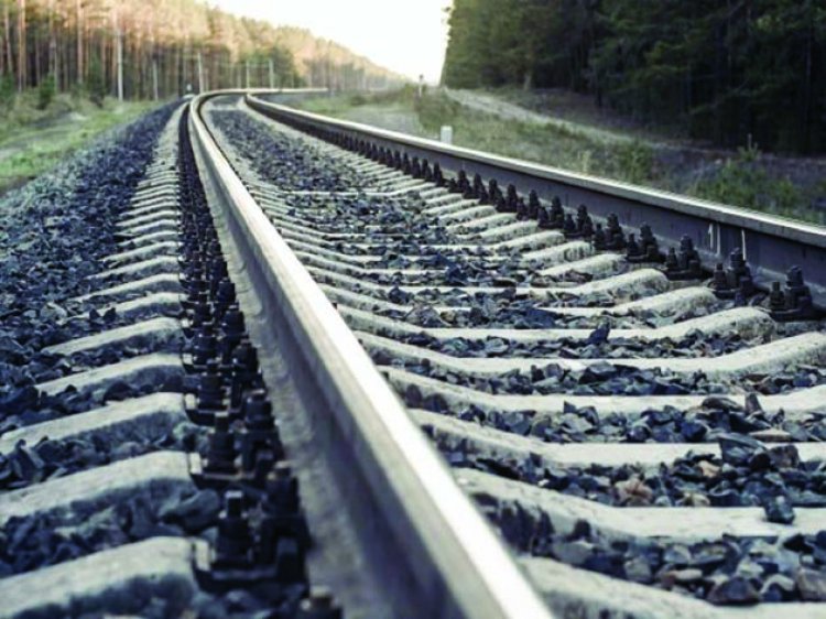 पॉलिटेक्निक कॉलेज में पेपर देने आए छात्र की ट्रेन से कटकर हुई मौत