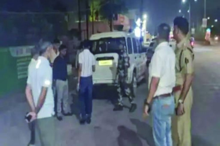 आंखों में मिर्च पाउडर डालकर 85 हजार की लूट