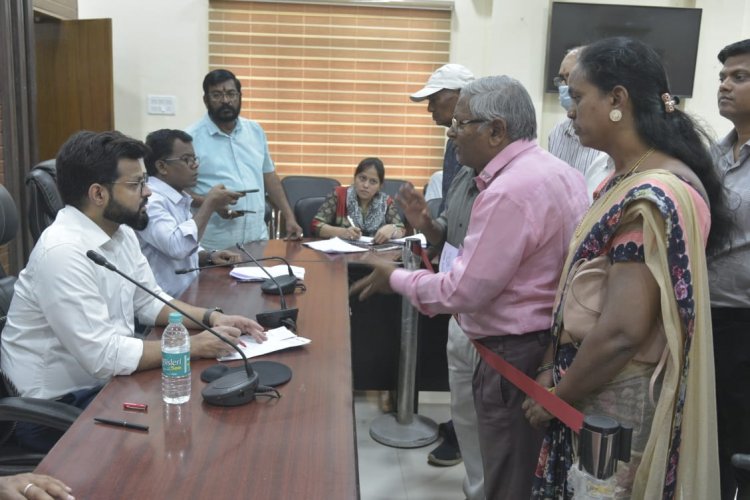 नाले पर बना रिटेनिंग वाल बिल्डर पर तोड़ने के आरोप, बसंत विहार के निवासियों ने बाढ़ में नाले में जलप्रवाह बढ़ने की आशंका जताई