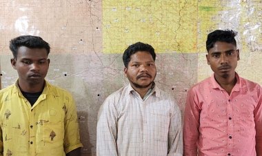 छत्तीसगढ़ के नारायणपुर पुलिस को मिली बड़ी सफलता, 3 नक्सली बैनर- बिजली वायर- बैटरी एवं आई.ई.डी. विस्फोट के साथ पकड़ा गया