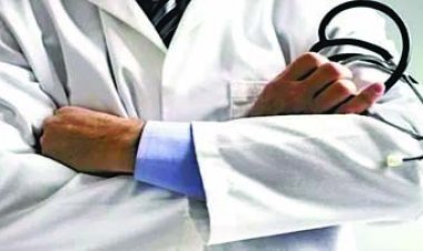 फुंसी ठीक कराने गई छात्रा की काट दिया हाथ का नस, झोलाछाप डॉक्टर का क्लीनिक सील