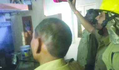 दुर्ग के मालवीय नगर के आवास में लगी आग पर अग्निशिमन टीम ने पाया काबू