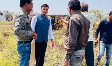 अवैध प्लाटिंग के मामले की शिकायत मिलने पर एसडीएम श्री लक्ष्मण तिवारी ने की कार्रवाई