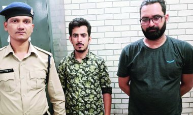 नकली मच्छर अगरबत्ती बेचते दो युवक गिरफ्तार