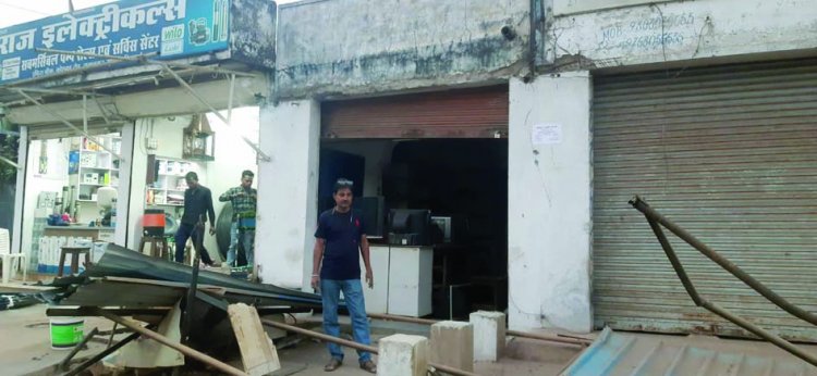 वैशालीनगर के अवैध निर्माणों पर क्यों नहीं हो रही कार्यवाही? 40 में सिमट गई 80 फीट की सड़क