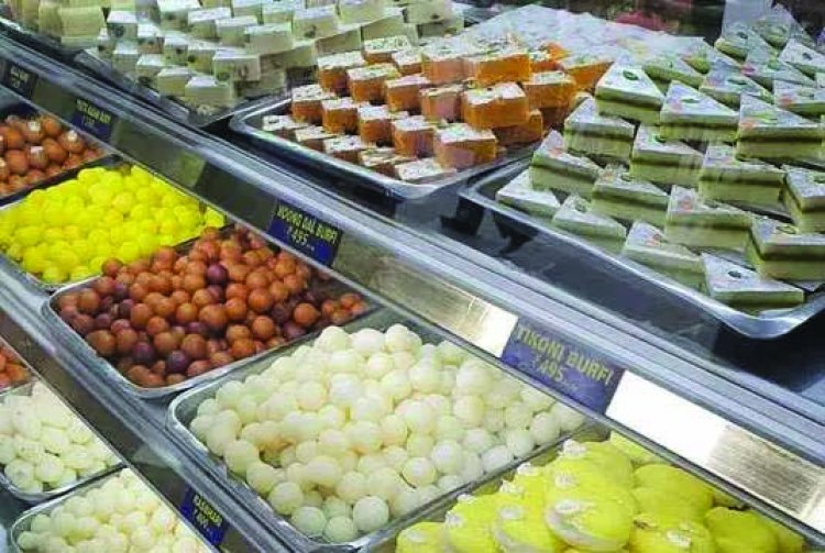 मिष्ठान भंडार व होटलों में खाद्य विभाग की दबिश, जांच के लिए सैंपल भेजे गए लैब
