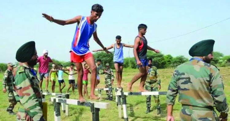होली पर बड़ा तोहफा: बीएसएफ की भर्तियों में अग्निवीरों को 10 फीसदी आरक्षण, आयु-सीमा में छूट भी