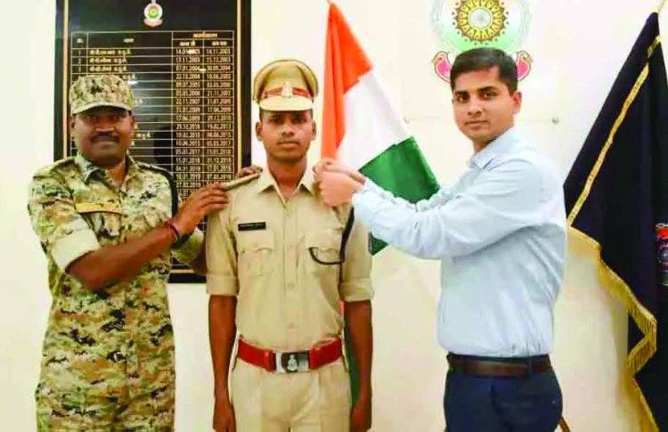 नक्सल मोर्चे पर अदम्य साहस व वीरता के लिए पुलिस जवानों को पदोन्नति