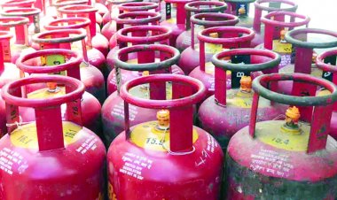 सस्ता हुआ एलपीजी सिलेंडर लेकिन ...