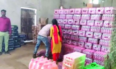 सॉफ्टड्रिंक व्यापारी के गोडाउन में छापा