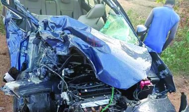 ट्रक और कार की टक्कर में तीन की मौत, नई कार की पूजा कराकर डोंगरगढ़ से लौट रहे थे