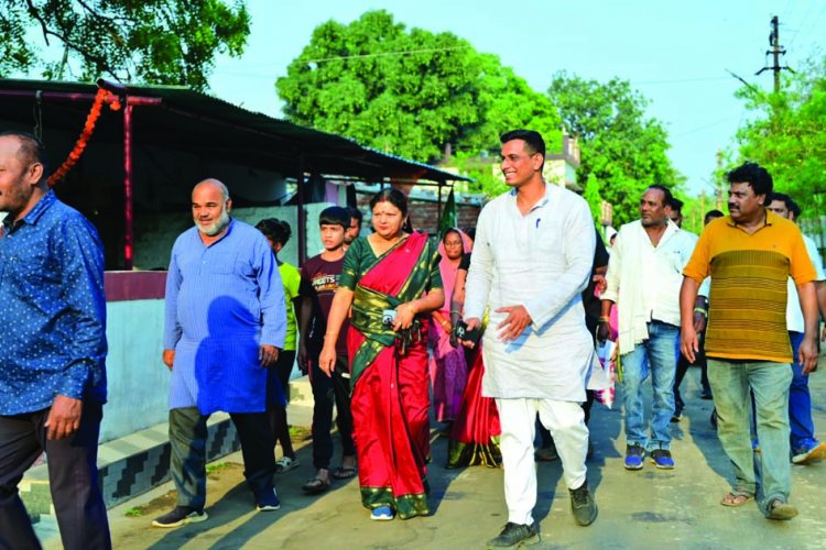 सेक्टर 10 पहुंचे विधायक देवेंद्र ने दी  बैडमिंटन कोर्ट की सौगात