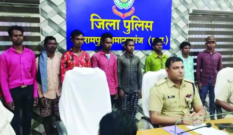 नक्सलियों ने किया सरेंडर