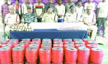 एक ट्रैक्टर विस्फोटक के साथ 10 नक्सली गिरफ्तार,बड़ी हमले की थी तैयारी