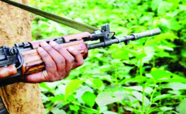 जंगल में लकड़ी लेने गए युवक को नक्सलियों ने उतारा मौत के घाट