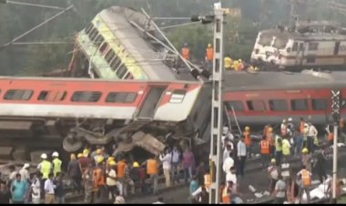 ओडिशा में भीषण रेल हादसा, तीन ट्रेनों के आपस में टकराने से 233 लोगों की मौत
