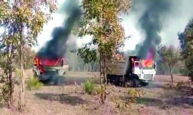 नक्सलियों ने सड़क निर्माण कार्यों में लगे 5 गाड़ियों को फूंका