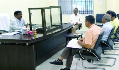 जल जीवन मिशन के तहत 324 गांव में कार्य प्रारंभ नहीं होने पर संभागायुक्त कावरे ने ठेकेदार पर कार्रवाई के दिए निर्देश