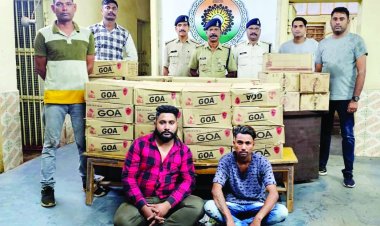 भिलाई के दो तस्करों को बालोद और दुर्ग पुलिस ने घेराबंदी  कर 2 लाख रुपए के अवैध शराब के साथ दबोचा