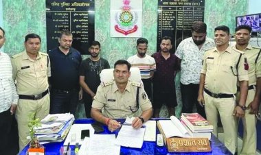 ऑनलाइन सट्टा खिलाने वाले 5 गिरफ्तार