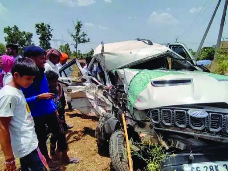 स्कार्पियो और बस में टक्कर, कांग्रेस नेता व उनकी पत्नी गंभीर