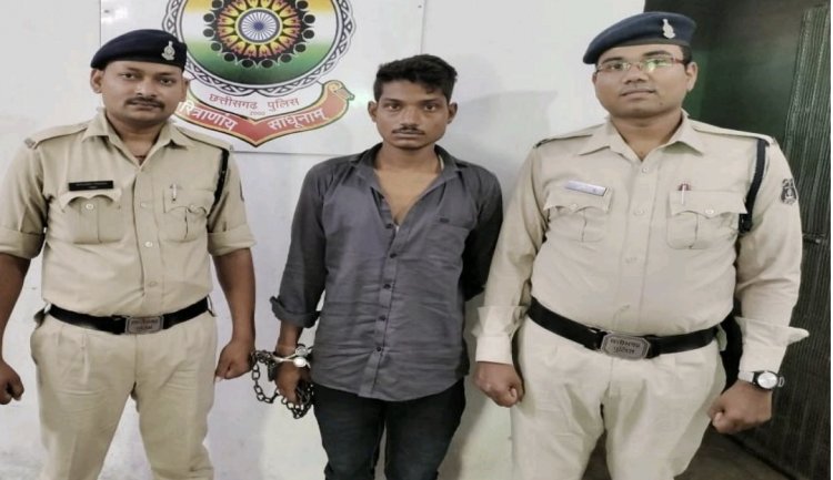 नाबालिग से बलात्कार के फरार आरोपी को पकड़ने में वैशाली नगर पुलिस को मिली सफलता, आरोपी को रीवा मध्यप्रदेश से किया गया गिरफ्तार