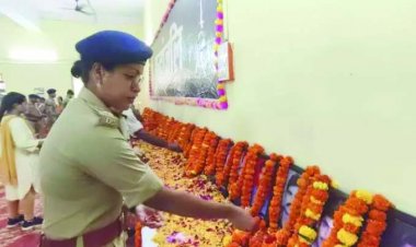 नक्सली हमले के शहीदों को दी गई श्रद्धांजलि