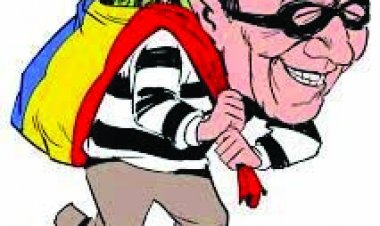 हनुमान चालीसा पढ़ने के बाद चढ़ाया 10 रुपए, कुछ देर बाद हजारों लेकर चोर मंदिर से हुआ फरार