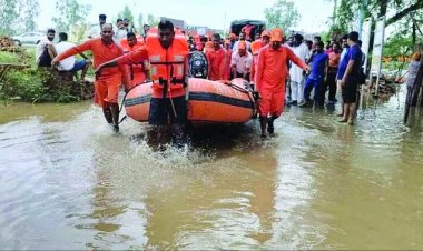 यमुना का रौद्र रूप: बाढ़ की चपेट में 10 जिले, आठ की मौत
