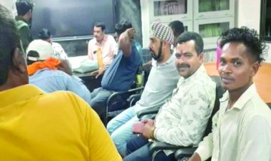 गर्ल्स टॉयलेट में घुस कर छात्राओं से छेड़छाड़ करने वाला स्वामी आत्मानंद स्कूल का शिक्षक निलंबित