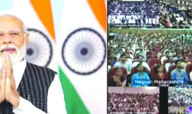 जनता ईश्वर का रूप, लोगों के हित में काम करें-मोदी