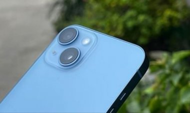 आईफोन खरीदने के लालच में आठ महीने के बेटे को ही बेच दिया