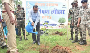 नारायणपुर पुलिस ने किया ‘‘पोदला उरस्कना 2023’’ का शुभारंभ, 9 अगस्त तक विभिन्न जगह किया जाएगा पौधरोपण