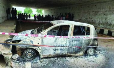 जली हुई कार में मिली लाश, दुर्घटना के बाद नहीं निकल पाया था