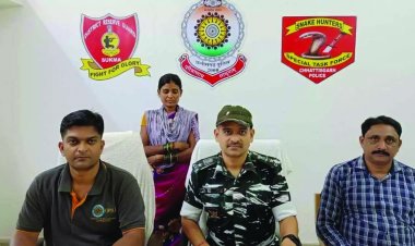 5 लाख इनामी महिला नक्सली ने की आत्मसमर्पण