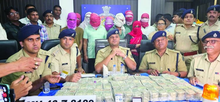 फर्जी ईडी अधिकारियों पर चला दुर्ग पुलिस का डंडा, महिला सहित 9 आरोपी महाराष्ट्र से गिरफ्तार, 1.25 करोड़ नकदी बरामद