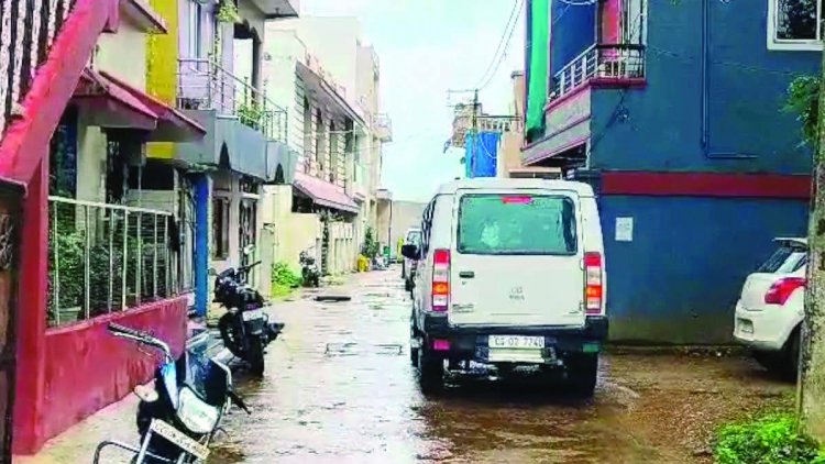 पाठ्य पुस्तक के पूर्व जीएम और बीईओ के घर एसीबी की छापेमारी जारी