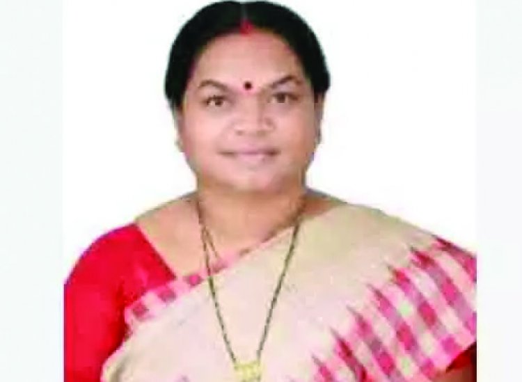 महिला कांग्रेस प्रदेश अध्यक्ष पद से फूलोदेवी नेताम ने दिया इस्तीफा 
