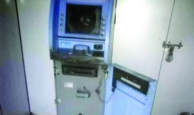 एटीएम तोड़ने का असफल प्रयास, बैटरी और यूपीएस ले उड़े चोर, सीसीटीवी में दिखा सबकुछ