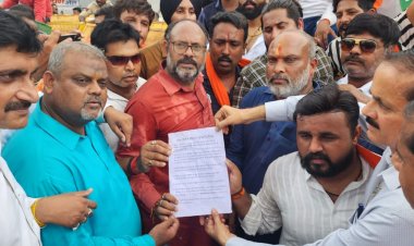 दुर्ग में भाजपा का जंगी प्रदर्शन, भ्रष्टाचार और टेंडर घोटालों के खिलाफ भाजपाइयों ने अधीक्षण अभियंता का किया घेराव