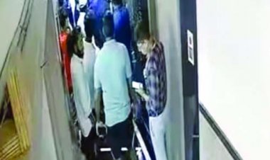 विधायक के बेटे ने बंदूक की नोक पर म्यूजिक कंपनी के सीईओ का किया 'अपहरण'