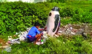 विद्यार्थी से कचरा साफ करवाने वाले शिक्षक पर होगी कार्यवाही