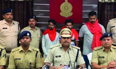 5 वर्ष पूर्व हुए हत्या का किया खुलासा: आपसी संबंधों में अनबन और चरित्र शंका बना मृतिका के हत्या का कारण, तीन आरोपी गिरफ्तार